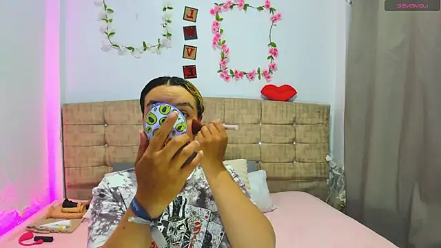 Catherine And Tara online show from 06.20.26