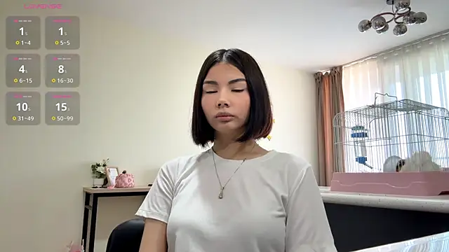 Snapshot of MarylnMonnier chatting on 04.28.26 MarylnMonnier online show from 04.28.26