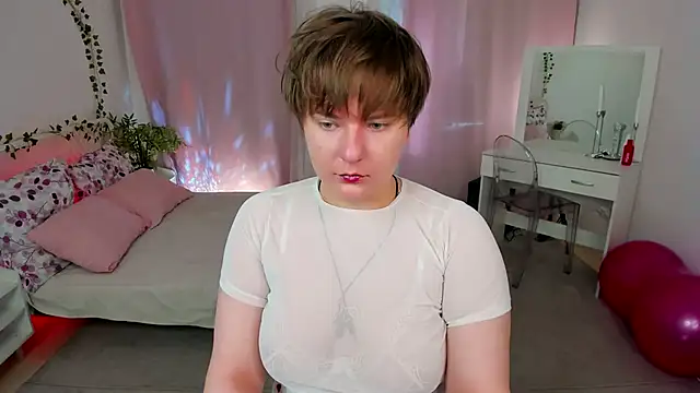 Snapshot of MelittaStorrie chatting on 05.07.26 MelittaStorrie online show from 05.07.26