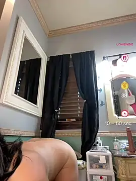 Snapshot of Vanessa_Valentine chatting on 07.28.26 Vanessa Valentine online show from 07.28.26