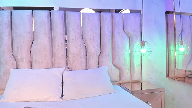 Snapshot of chica_nocturna25 chatting on 05.18.26 chica nocturna25 online show from 05.18.26