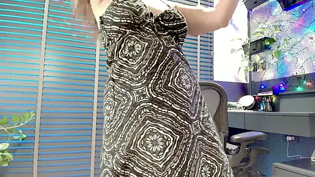 Snapshot of Peachy_ chatting on 04.25.26 Peachy online show from 04.25.26