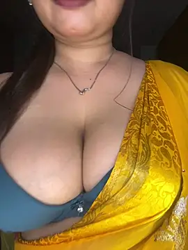 Naughty pooja44 online show from 05.17.26