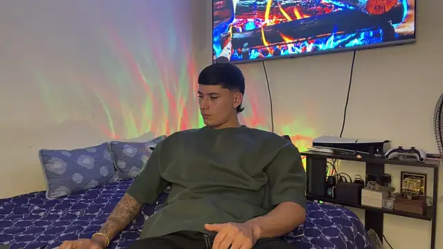 Snapshot of SexxxySquirterStev777 chatting on 07.06.26 SexxxySquirterStev777 online show from 07.06.26