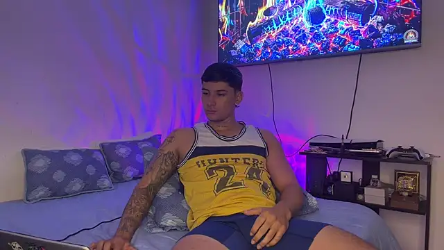 Snapshot of SexxxySquirterStev777 chatting on 07.15.26 SexxxySquirterStev777 online show from 07.15.26