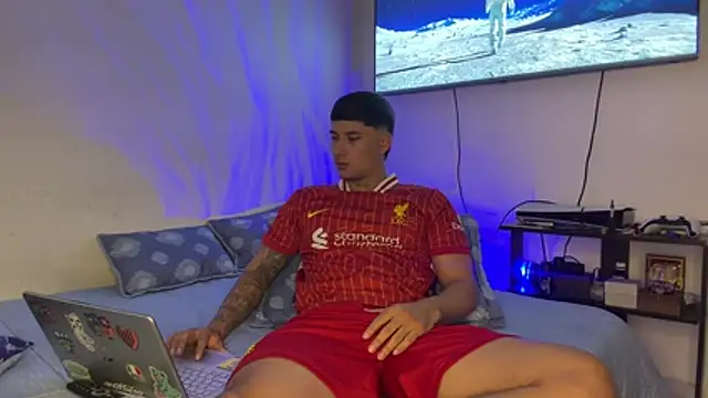 Snapshot of SexxxySquirterStev777 chatting on 07.18.26 SexxxySquirterStev777 online show from 07.18.26