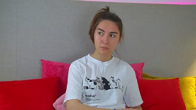 Snapshot of AlisaAlarie chatting on 05.14.26 AlisaAlarie online show from 05.14.26