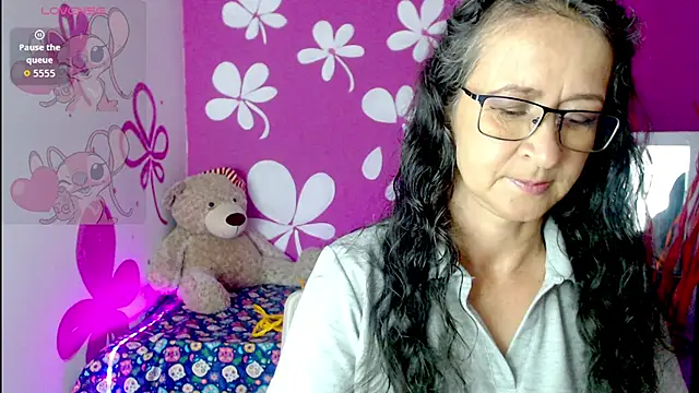 aura latinax online show from 04.28.26