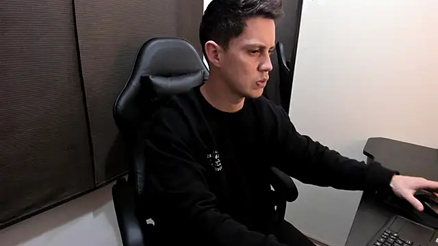 KendricTorres online show from 06.10.26