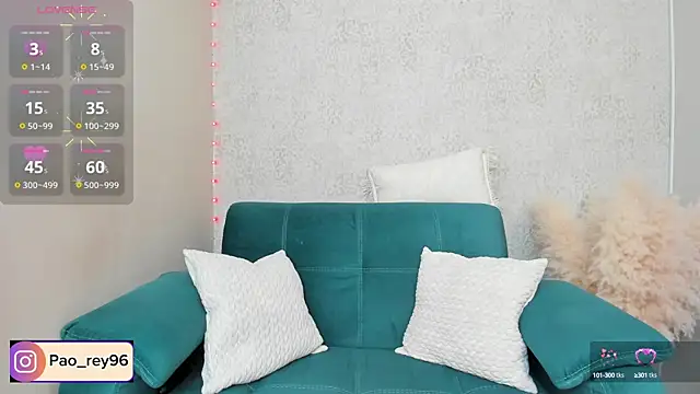 Snapshot of paolarey chatting on 09.15.25 paolarey online show from 09.15.25