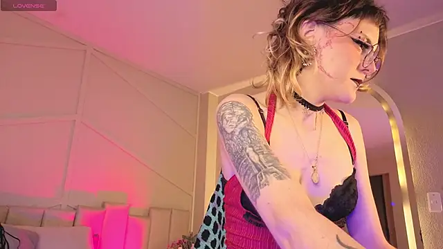 Rossiee huntt online show from 04.30.26