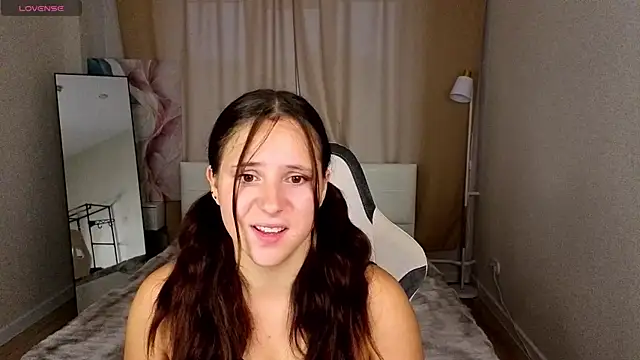 Julia Shyy online show from 07.25.26