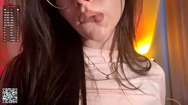 MelanieHale online show from 04.28.26