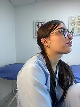 Snapshot of Sweet_Milaa1 chatting on 05.19.26 Sweet Milaa1 online show from 05.19.26