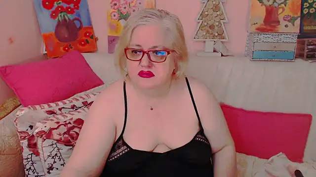 Snapshot of Maturelove_xxx chatting on 06.19.26 Maturelove xxx online show from 06.19.26