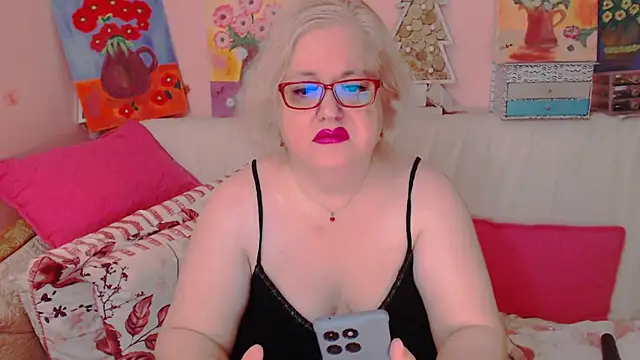 Snapshot of Maturelove_xxx chatting on 06.26.26 Maturelove xxx online show from 06.26.26