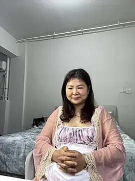 Snapshot of linda51863 chatting on 07.30.26 linda51863 online show from 07.30.26