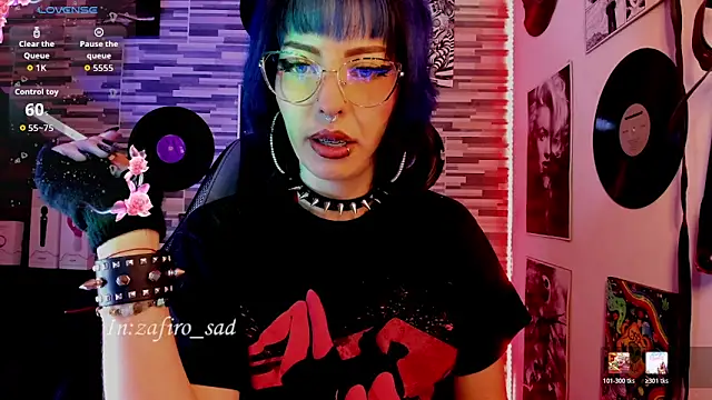 Snapshot of BlueElyxra chatting on 05.18.26 BlueElyxra online show from 05.18.26