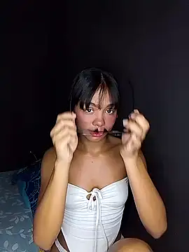 Floresitacampe online show from 05.10.26