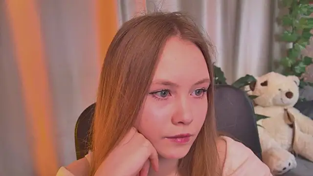 FloraLarsson online show from 06.07.26