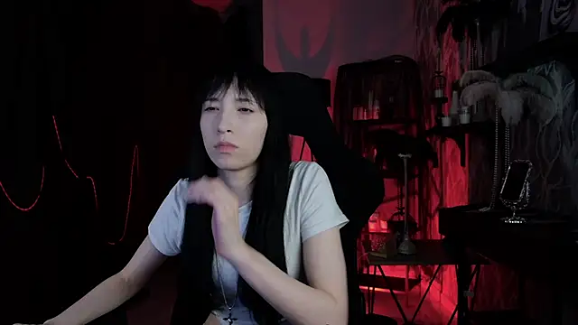 Snapshot of SeraphineSparda chatting on 06.13.26 SeraphineSparda online show from 06.13.26