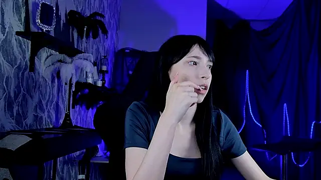 Snapshot of SeraphineSparda chatting on 07.06.26 SeraphineSparda online show from 07.06.26