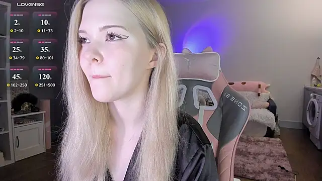 Snapshot of fairy_cassie chatting on 05.08.26 fairy cassie online show from 05.08.26