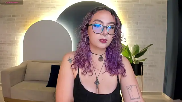 Snapshot of LoiseHarper chatting on 05.08.26 LoiseHarper online show from 05.08.26