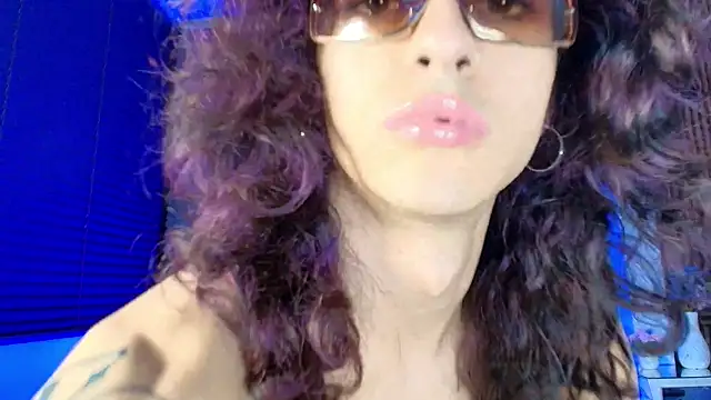 Snapshot of Divine_____ chatting on 06.25.26 Divine online show from 06.25.26