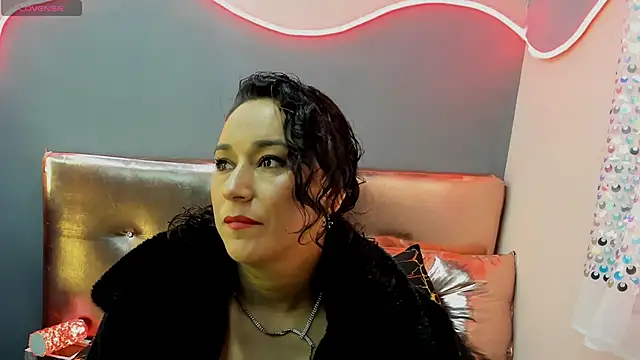 Snapshot of Elizabeth_bennett chatting on 05.14.26 Elizabeth bennett online show from 05.14.26