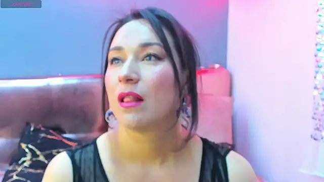 Elizabeth bennett online show from 06.04.26