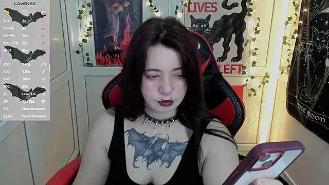 Snapshot of PurpleRune chatting on 05.18.26 PurpleRune online show from 05.18.26