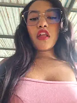 Snapshot of Hot_Sophy_ chatting on 05.12.26 Hot Sophy online show from 05.12.26