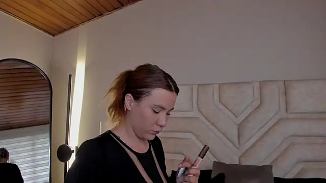 Snapshot of _zoe_3 chatting on 07.17.26 zoe 3 online show from 07.17.26