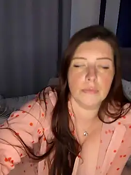 Snapshot of SweetLaurenXX chatting on 05.15.26 SweetLaurenXX online show from 05.15.26