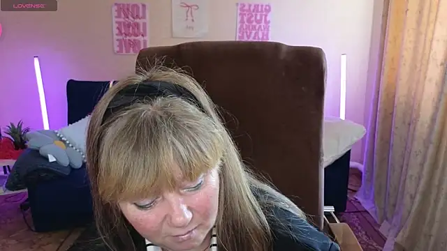 Melania Cook online show from 05.16.26