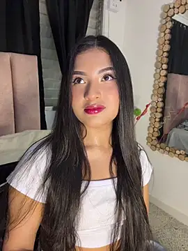 Snapshot of SabrinaX_X chatting on 06.19.26 SabrinaX X online show from 06.19.26