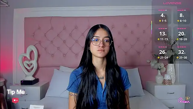 Snapshot of SarahDoll__ chatting on 05.08.26 SarahDoll online show from 05.08.26