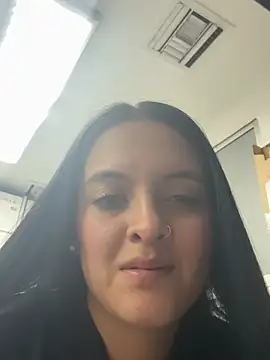 Snapshot of marianm29-1 chatting on 05.17.26 marianm29-1 online show from 05.17.26
