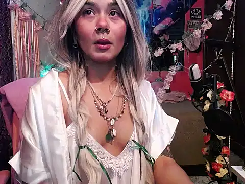 Snapshot of NoirAmina chatting on 07.30.26 NoirAmina online show from 07.30.26