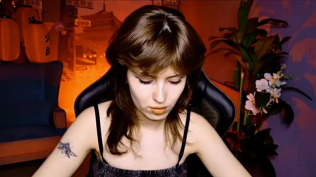 Snapshot of LolaDominara chatting on 05.22.26 LolaDominara online show from 05.22.26