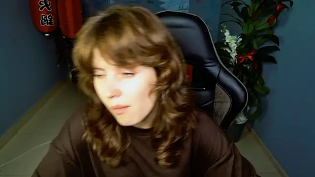 Snapshot of LolaDominara chatting on 06.18.26 LolaDominara online show from 06.18.26