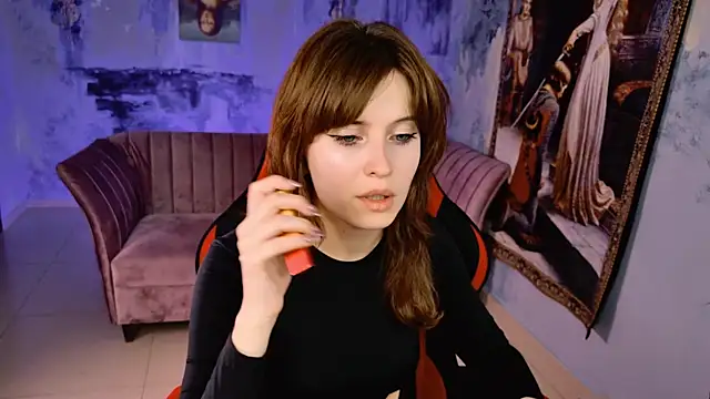 Snapshot of LolaDominara chatting on 06.25.26 LolaDominara online show from 06.25.26