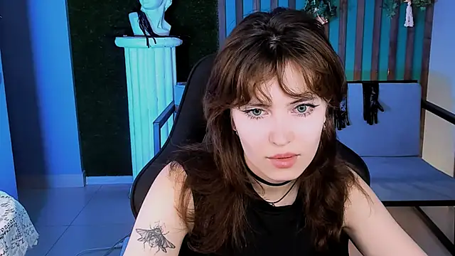 Snapshot of LolaDominara chatting on 06.27.26 LolaDominara online show from 06.27.26
