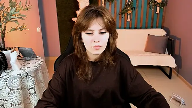 Snapshot of LolaDominara chatting on 07.14.26 LolaDominara online show from 07.14.26