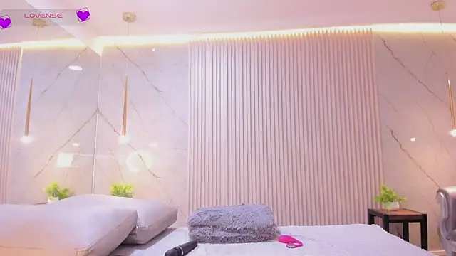 luna taylorss online show from 07.28.26