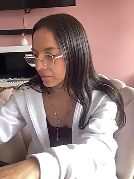 LucyPink  online show from 05.05.26