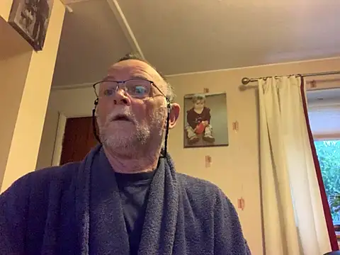 Snapshot of Moonraker64 chatting on 05.19.26 Moonraker64 online show from 05.19.26