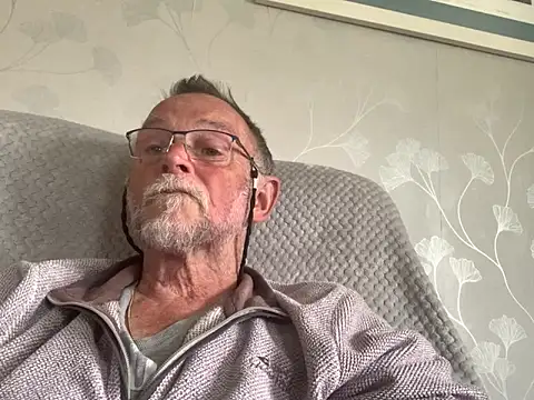 Snapshot of Moonraker64 chatting on 06.03.26 Moonraker64 online show from 06.03.26