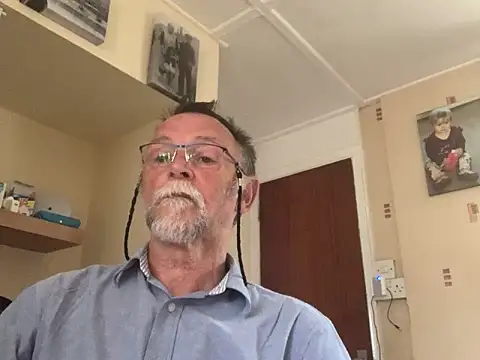 Snapshot of Moonraker64 chatting on 06.18.26 Moonraker64 online show from 06.18.26